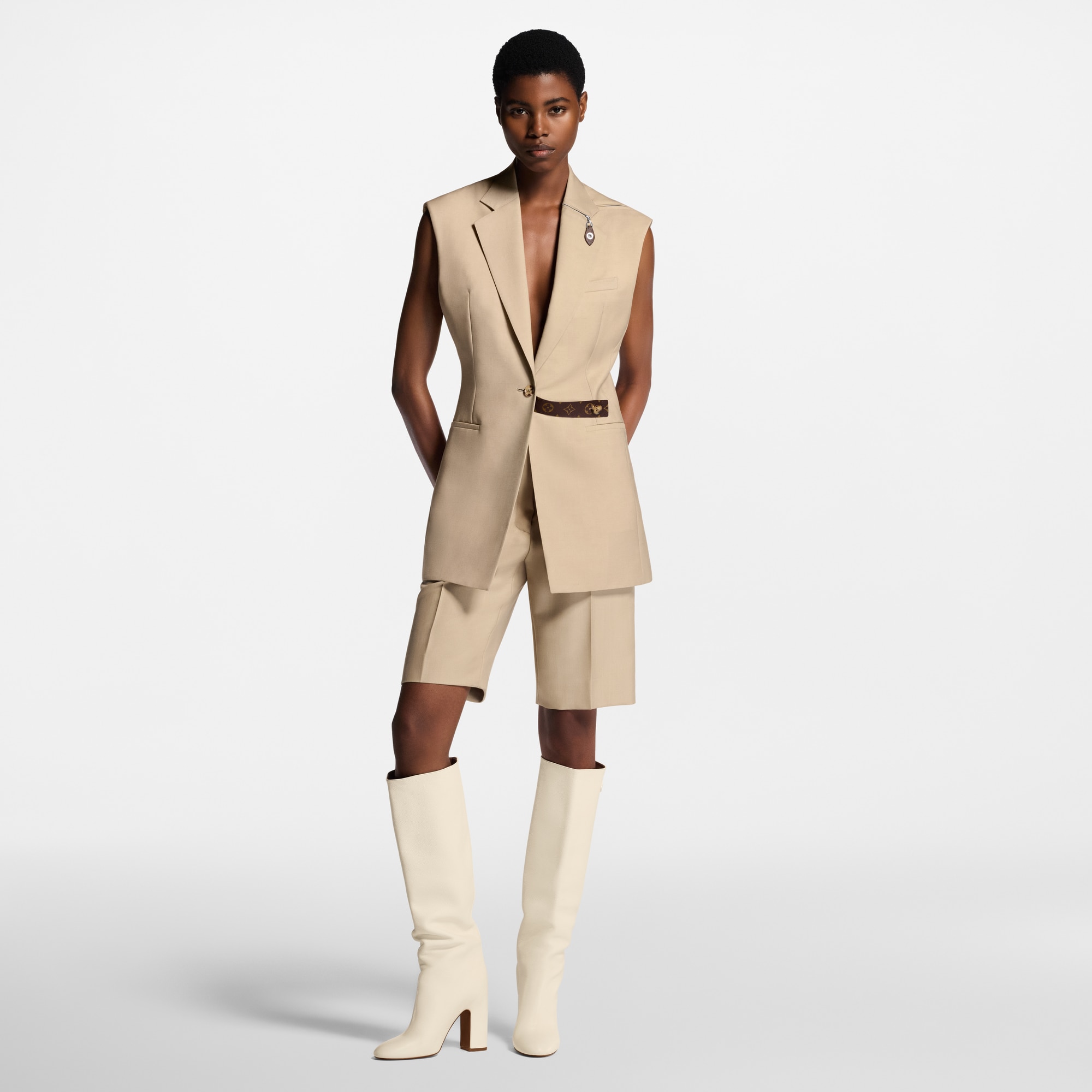 بليزر بنقشة Monogram بدون أكمام  in النساء