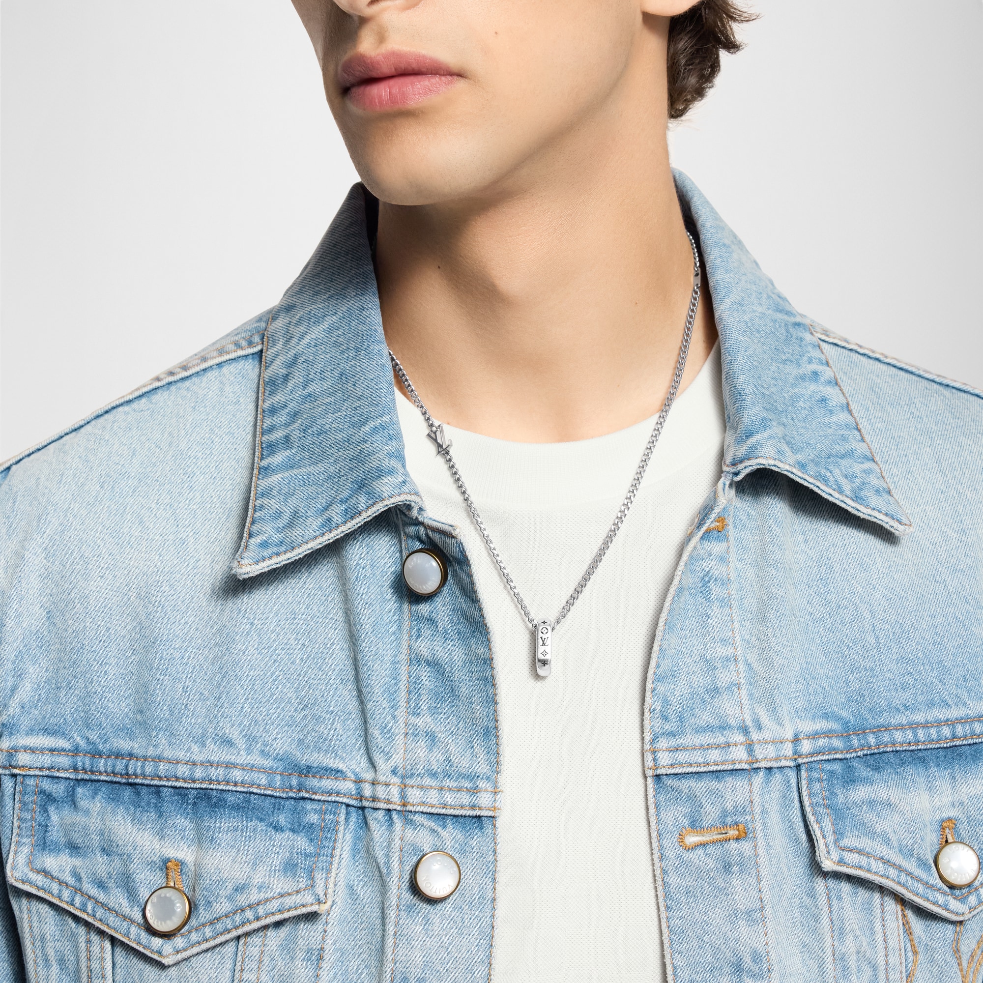 Monogram Chain Pendant S00 in Men