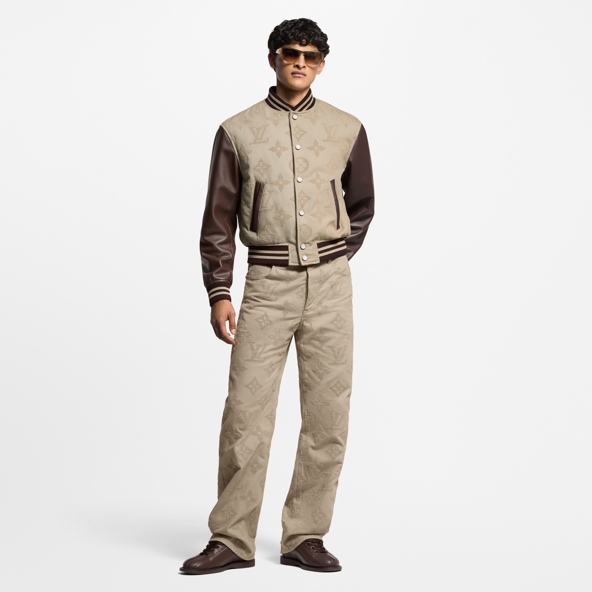 سترة جامعة قصيرة مطرزة بنمط Monogram  in الرجال