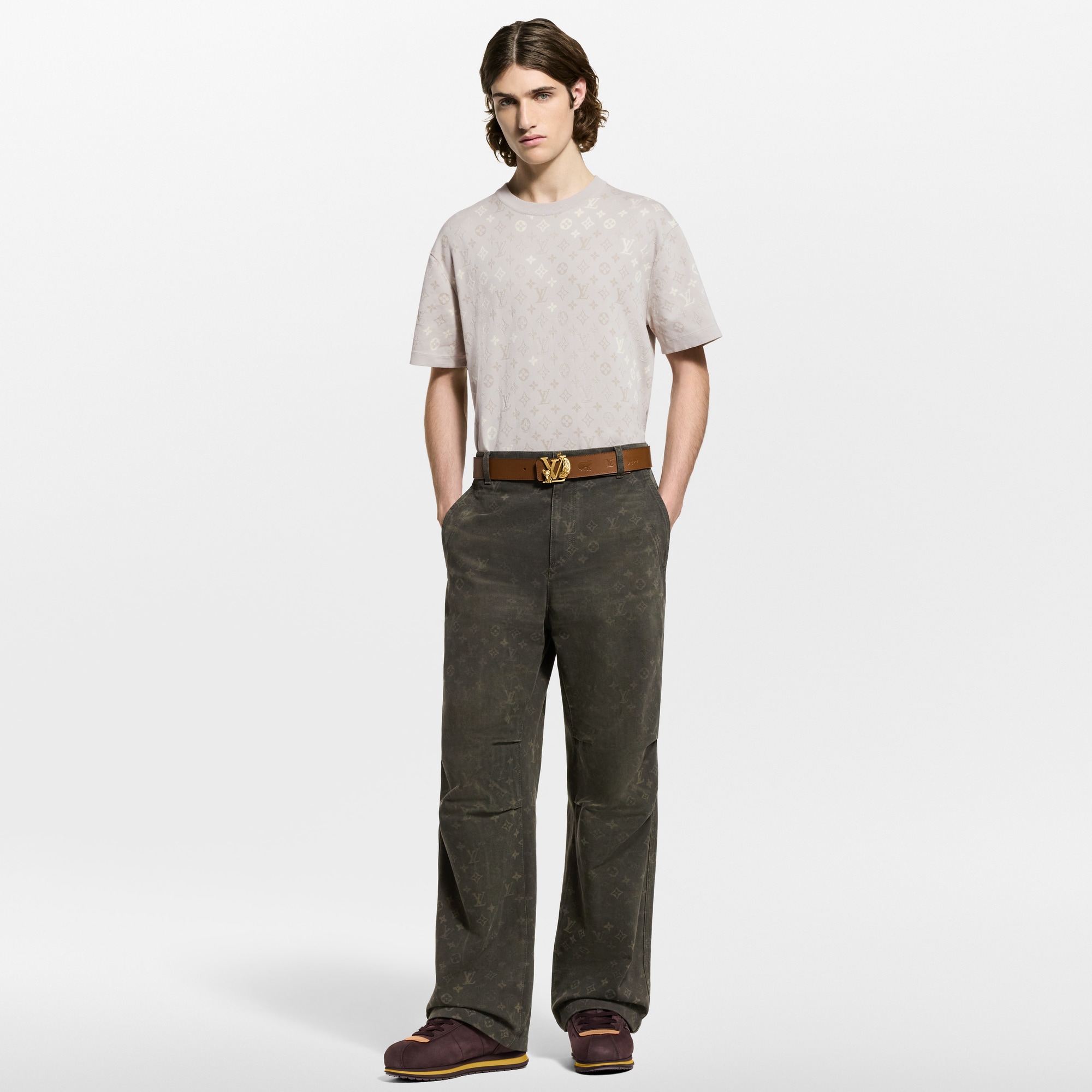 كنزة بياقة دائرية وأكمام قصيرة مزينة بنقشة Monogram  in الرجال