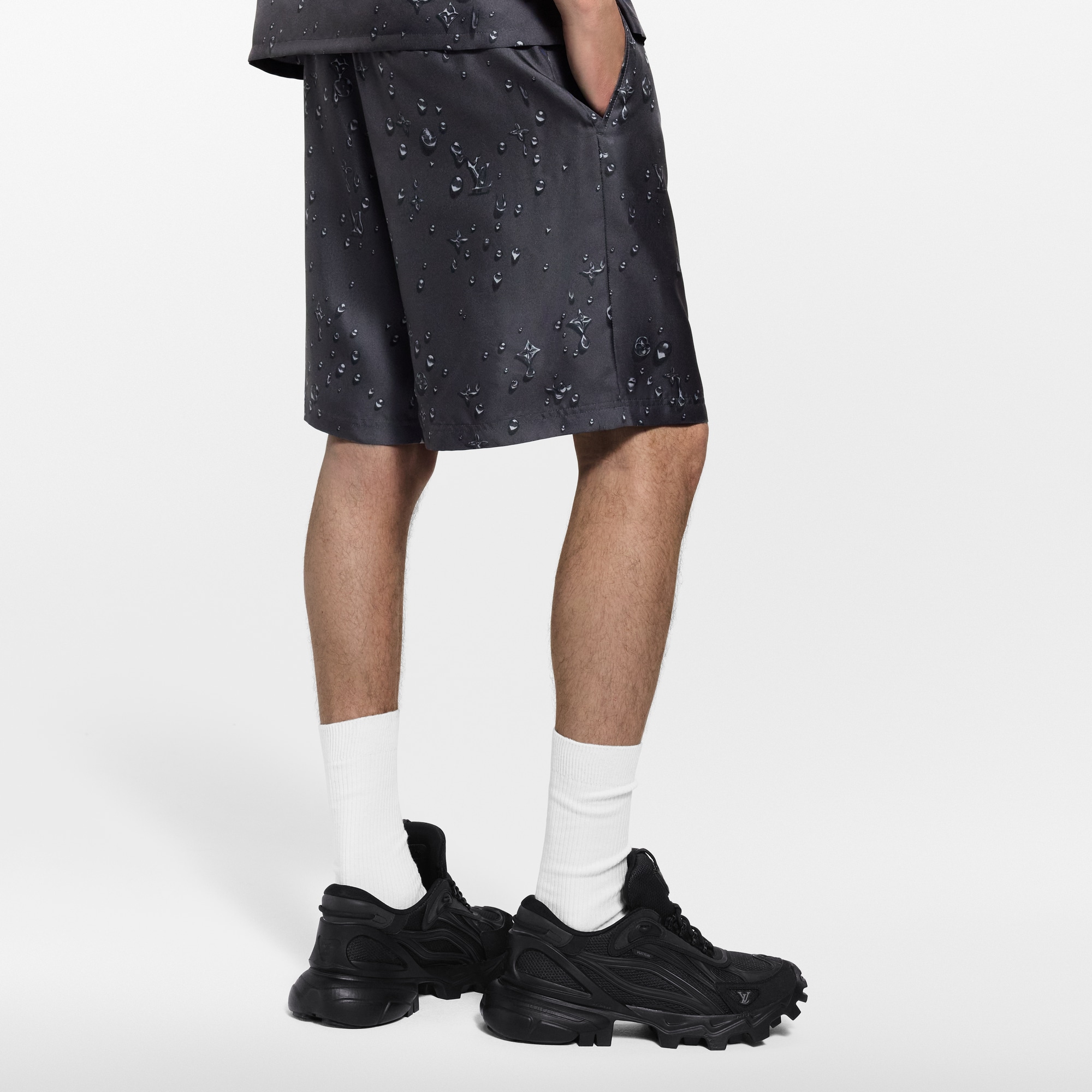 شورت من الحرير مزدان بنقشة Monogram  in الرجال