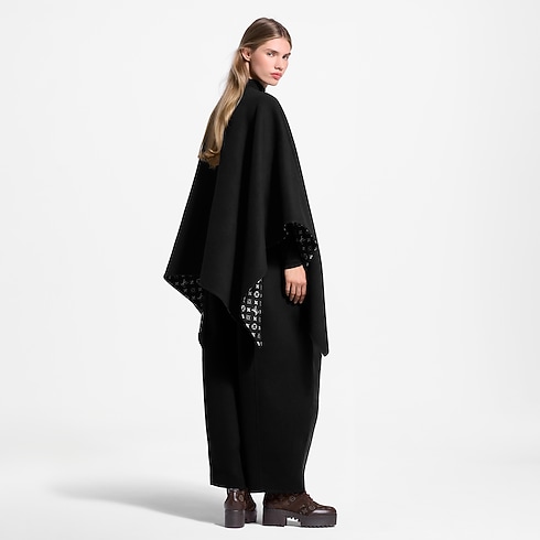 كيب My Monogram S00 in النساء's الإكسسوارات كل الإكسسوارات collections by Louis Vuitton (تكبير صورة المنتج)