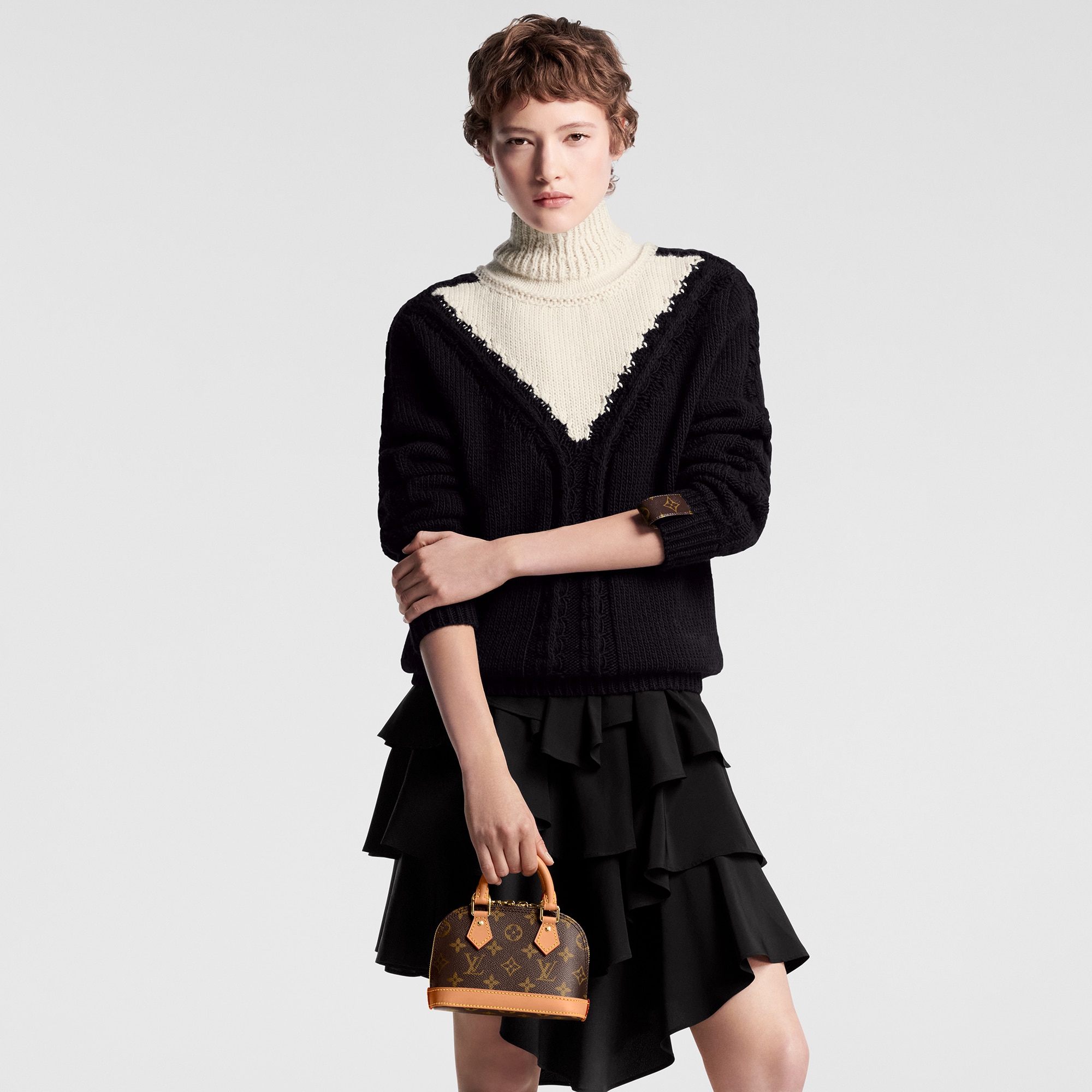 Nano Alma Monogram in Women