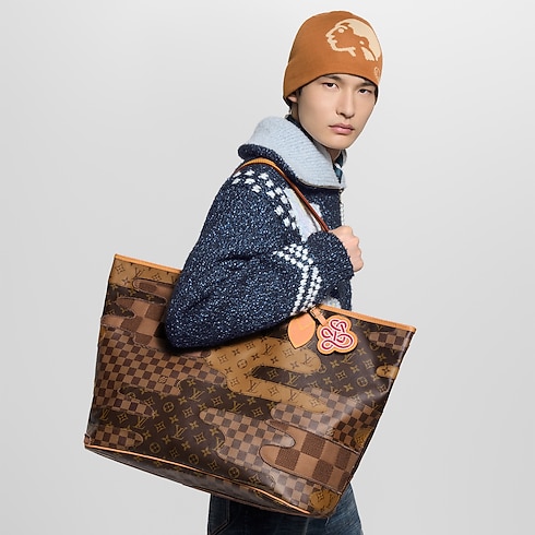 حقيبة Nevereverfull أقمشة أخرى in الحقائب والمنتجات الجلدية الصغيرة's حقائب رجالية أيقونات LV collections by Louis Vuitton (تكبير صورة المنتج)