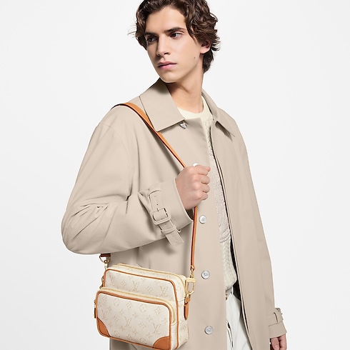 حقيبة Nil Monogram Other in الحقائب والمنتجات الجلدية الصغيرة's للنساء Newness collections by Louis Vuitton (تكبير صورة المنتج)