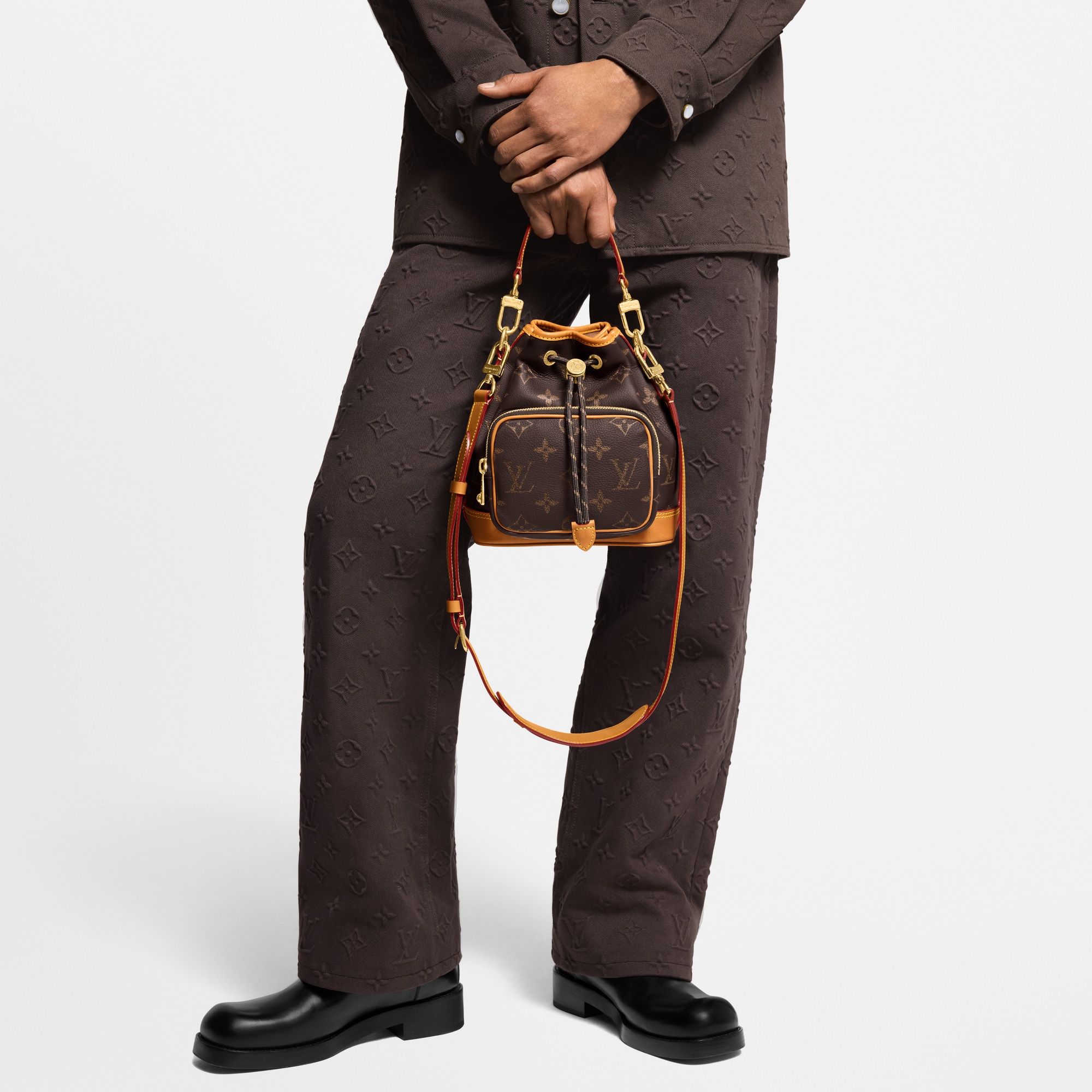 Noé Cargo Autres Cuirs Monogram in Bags and Small Leather Goods