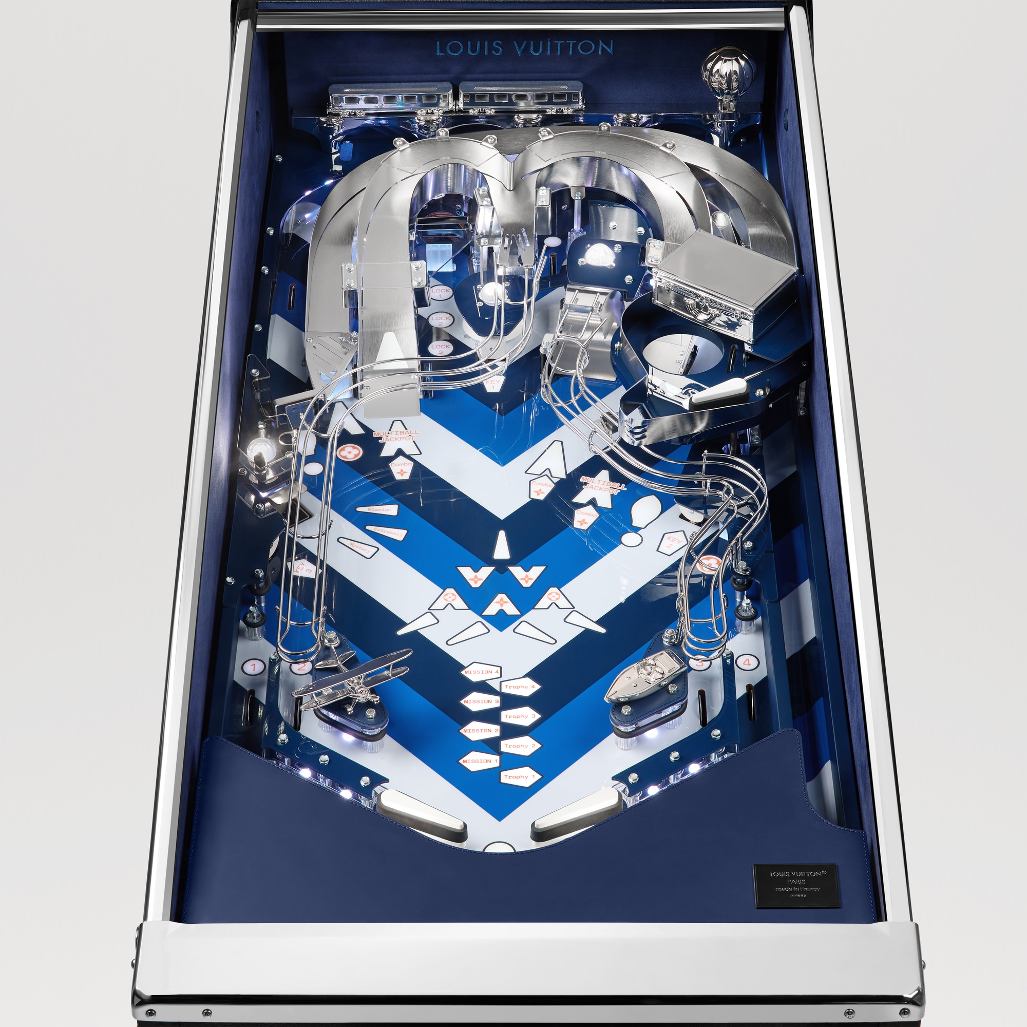 Pinball Monogram in الصناديق، السفر والمنزل