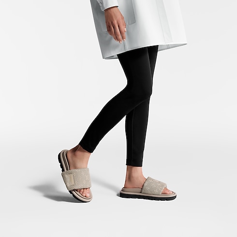 صندل Pool Pillow بكعب مسطح مريح in النساء's الأحذية حذاء بكعب مسطح collections by Louis Vuitton (تكبير صورة المنتج)