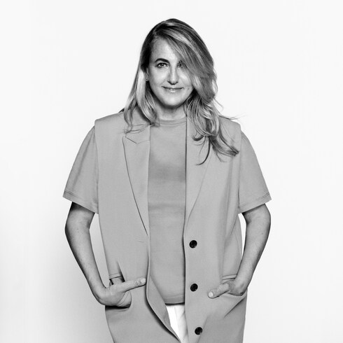 ملصق المصممين للفنان Polly Brotherwood in الصناديق، السفر والمنزل's المنزل وفن المائدة الديكور collections by Louis Vuitton