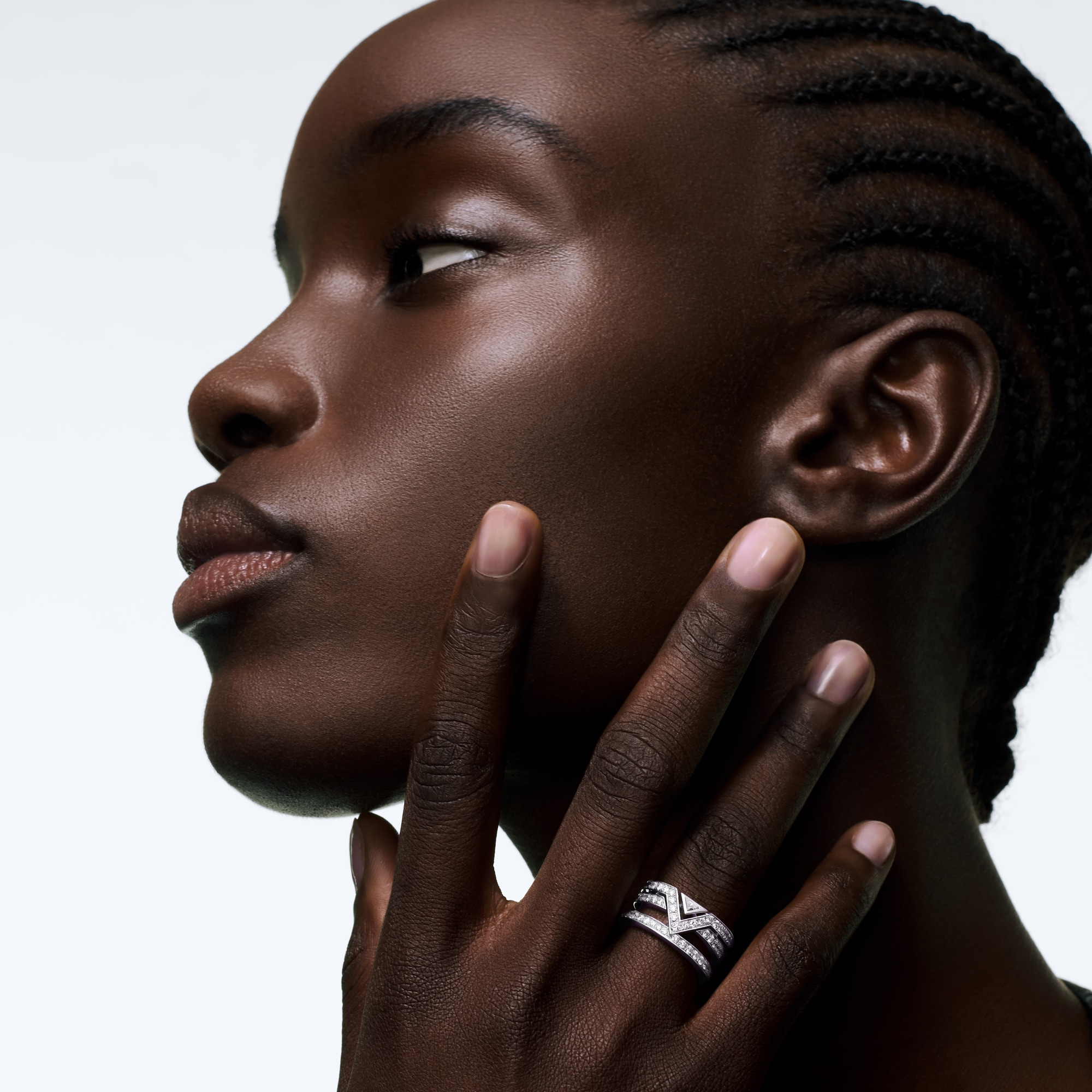 خاتم Pure V من الذهب الأبيض والألماس  in Les Extraordinaires