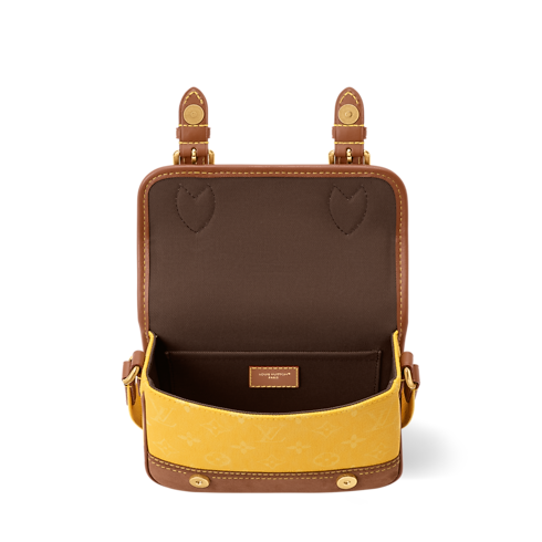 منظر داخلي لـ محفظة Satchel قابلة للارتداء