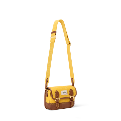 منظر جانبي لـ محفظة Satchel قابلة للارتداء