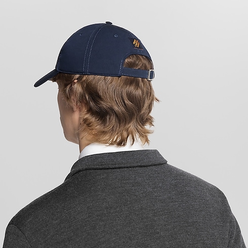 Signature Cap cropped worn view