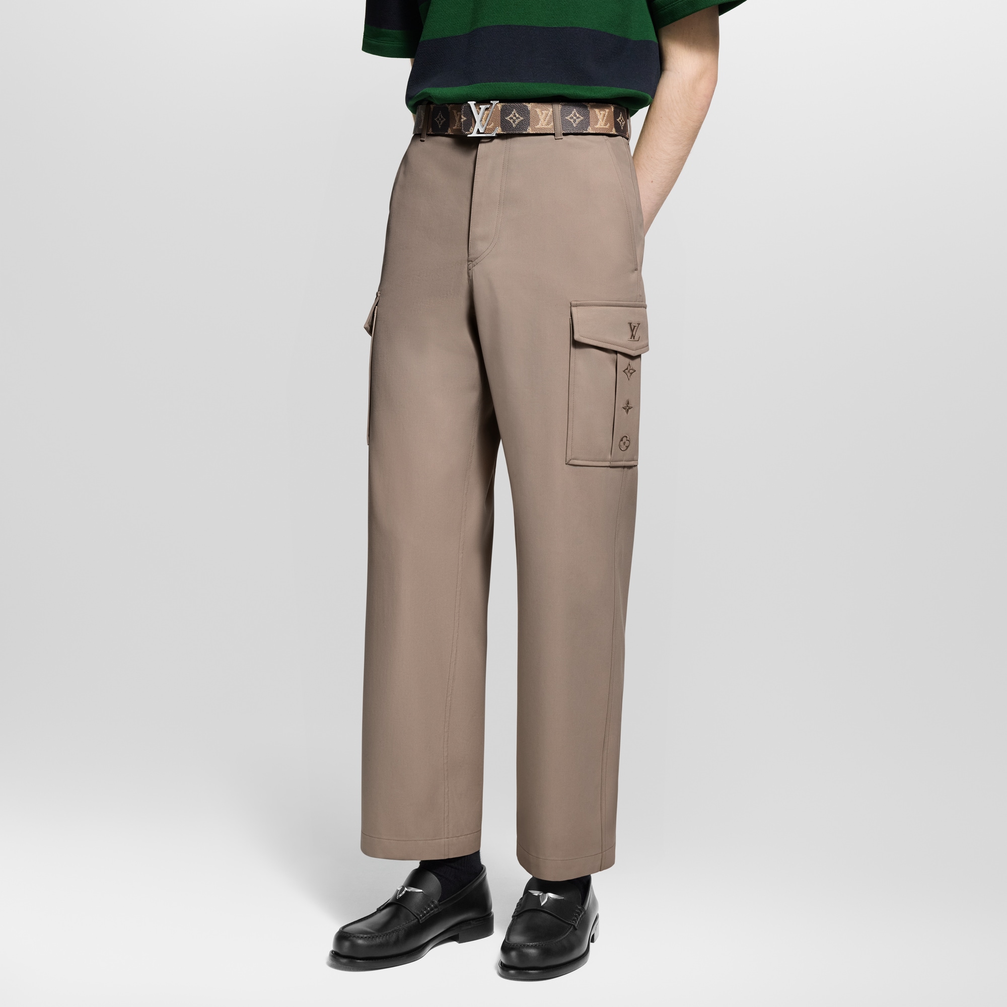 Signature Cargo Pants  in Men