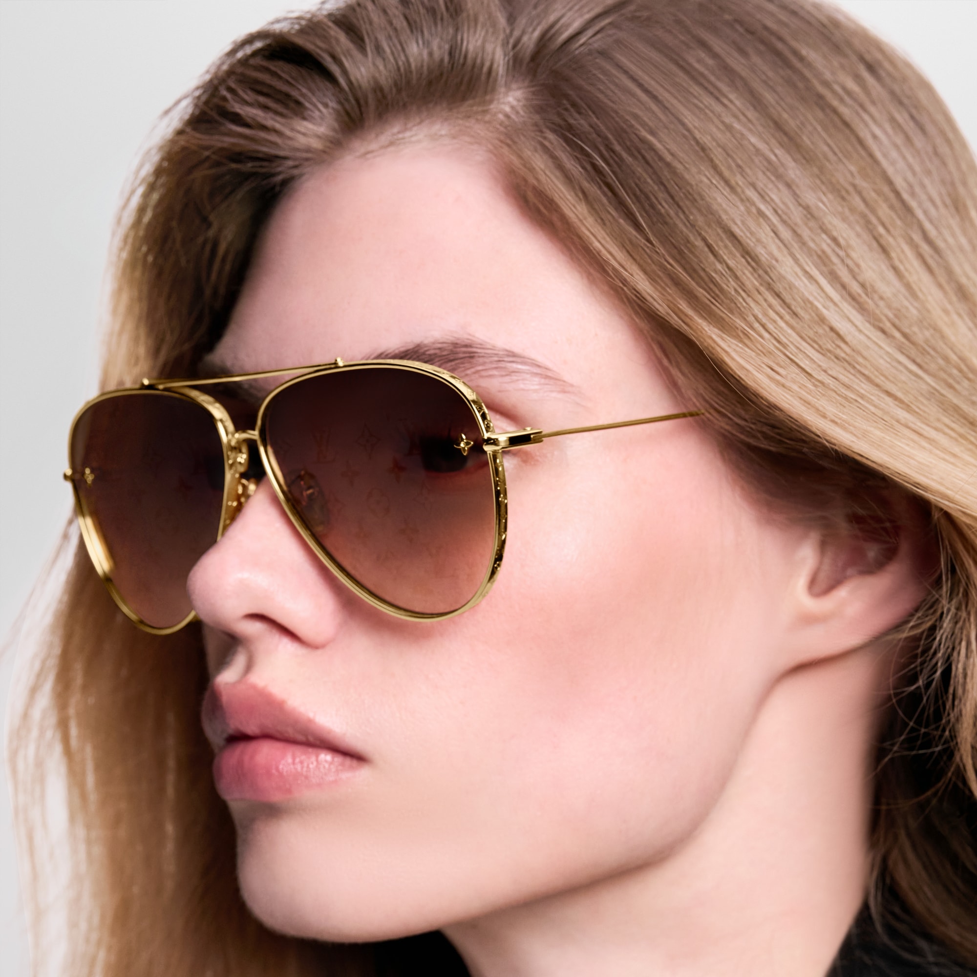 The LV Pilot Sunglasses S00 in Women