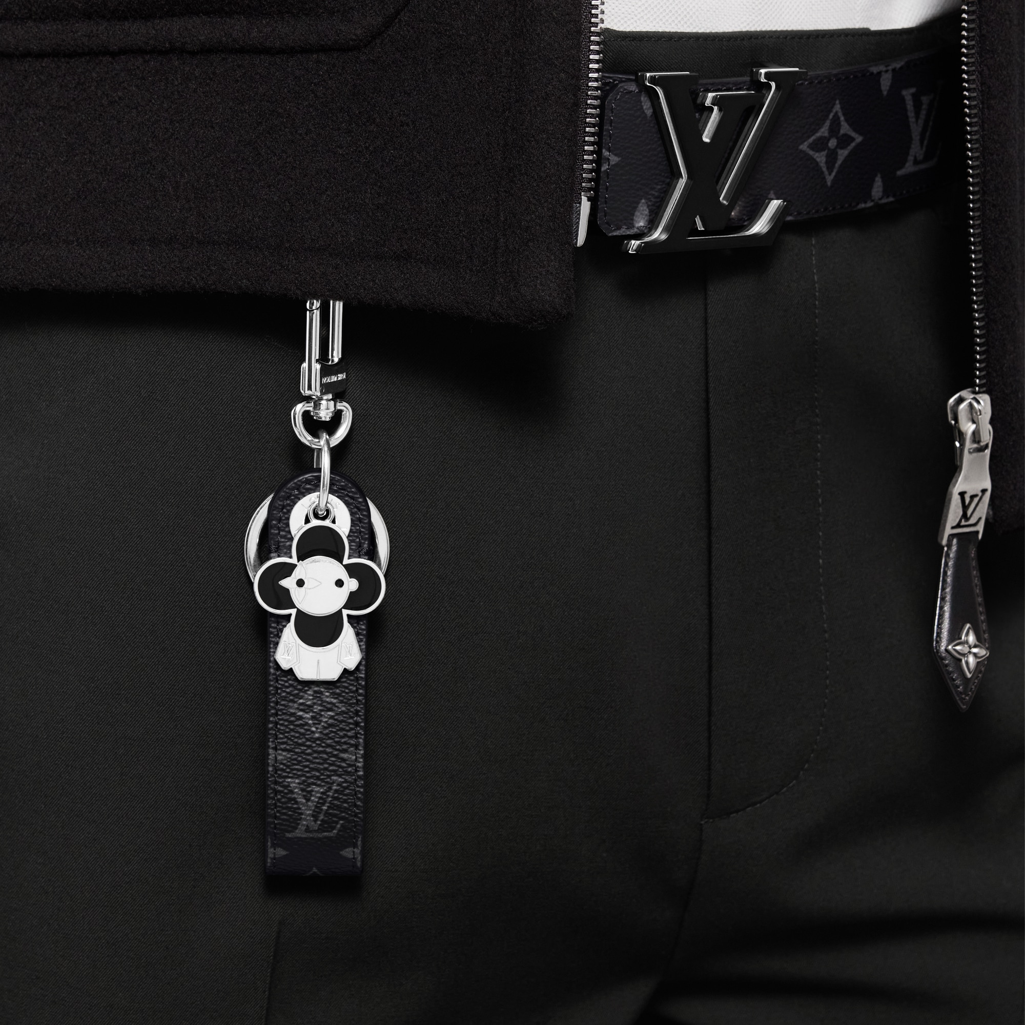 حامل المفاتيح ودلاية تزيين الحقيبة Vivienne Dragonne S00 in الرجال