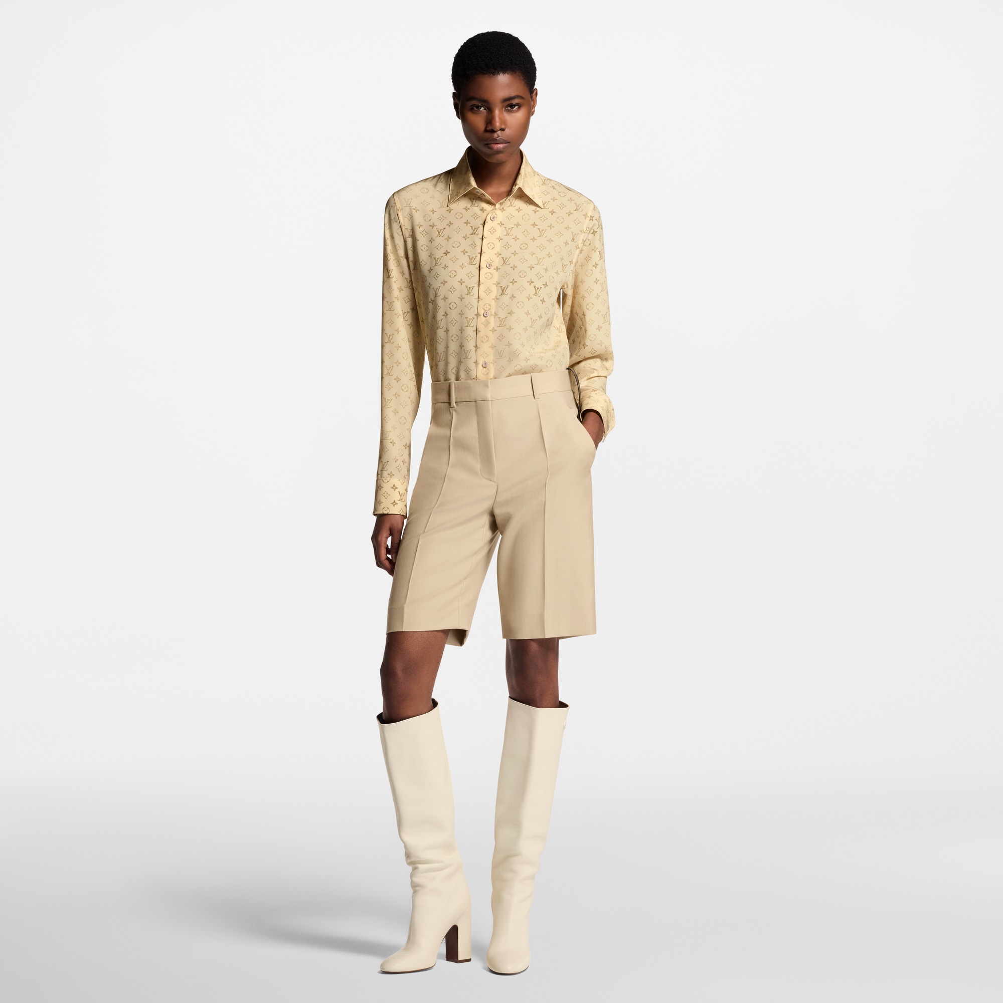 قميص من الحرير بنقشة Monogram خفيفة  in النساء