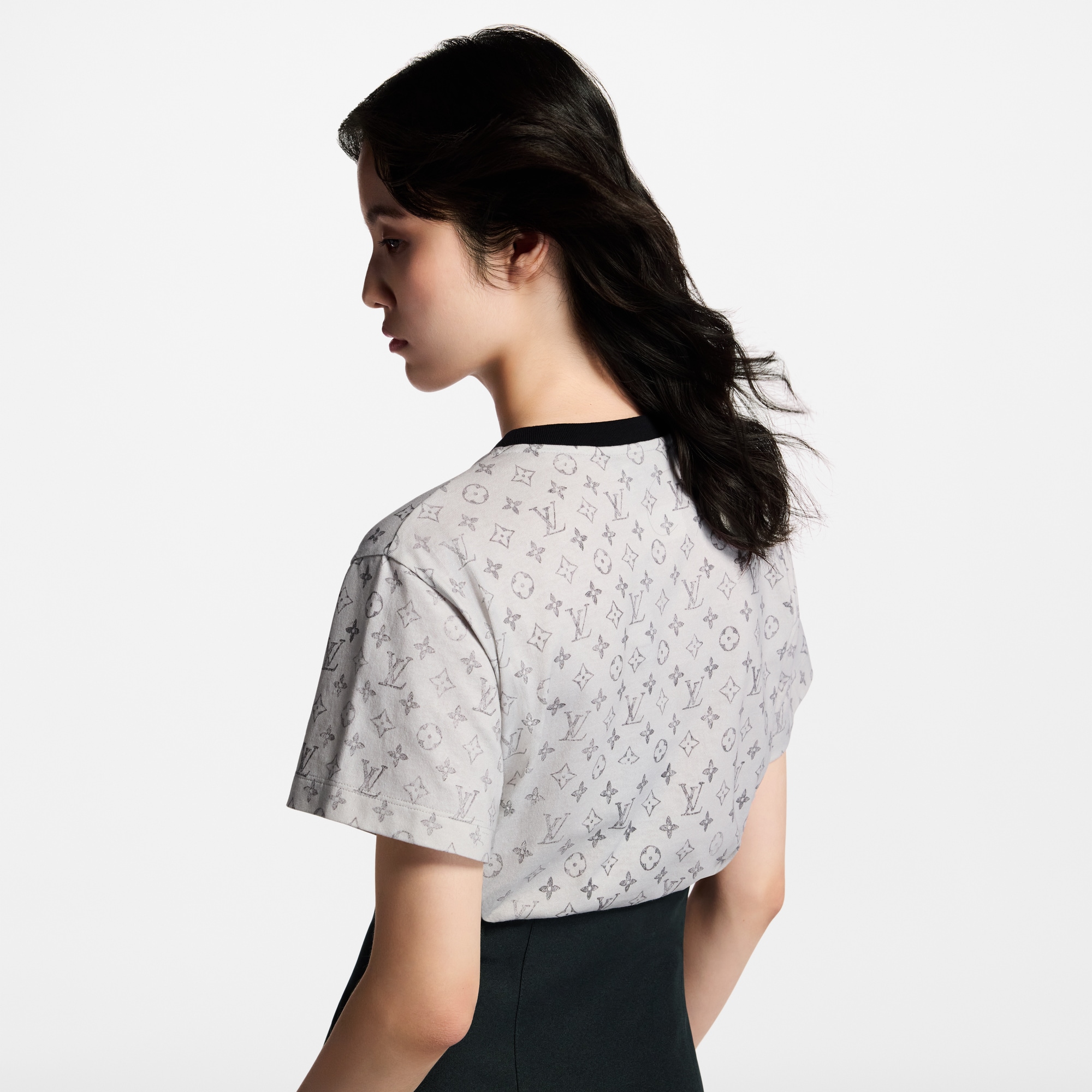 تي شيرت بنقشة Monogram باهتة  in النساء